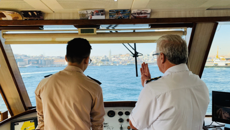 What to Look for When Hiring a Captain for Your Boat Trip