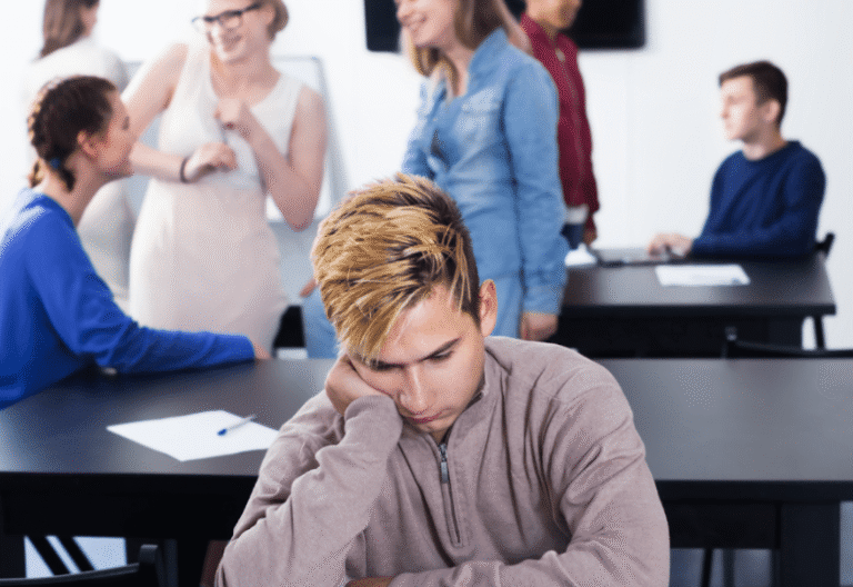 How to Manage Anxiety in Social Situations