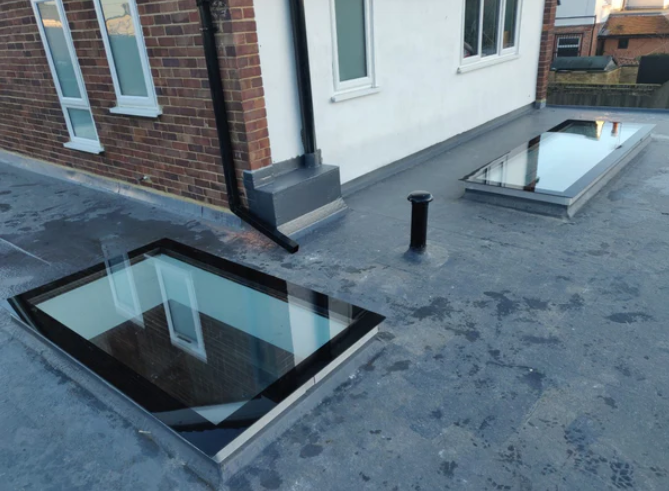 How Custom Flat Glass Rooflights Transform Contemporary Homes